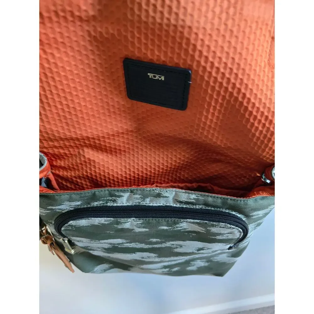 Tumi crossbody bag - Excellent condition